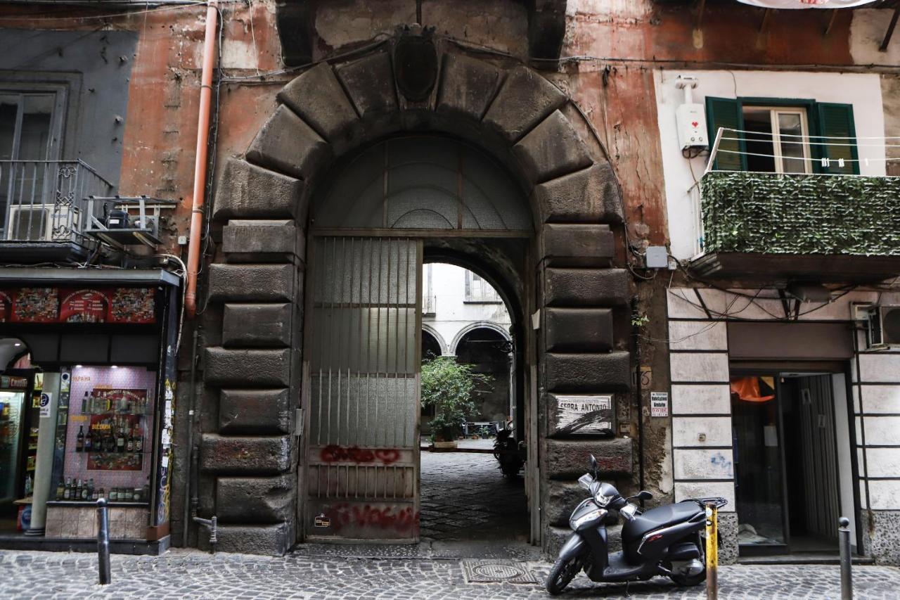 Tribunali Family Apartment By Wonderful Italy Napoli Bagian luar foto